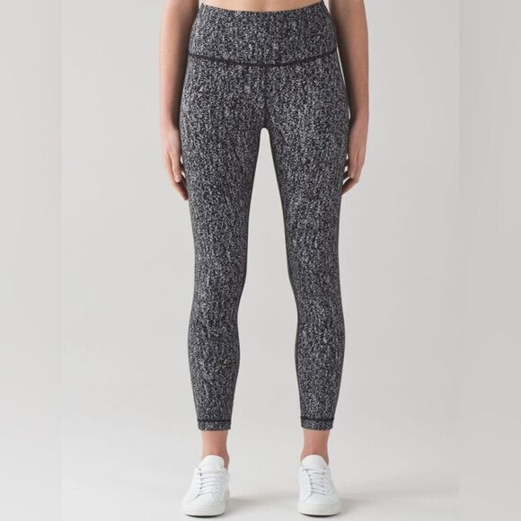 Lululemon High Times Pant Legging in Luon Suited Jacquard Black White, Size 4 - Picture 2 of 10